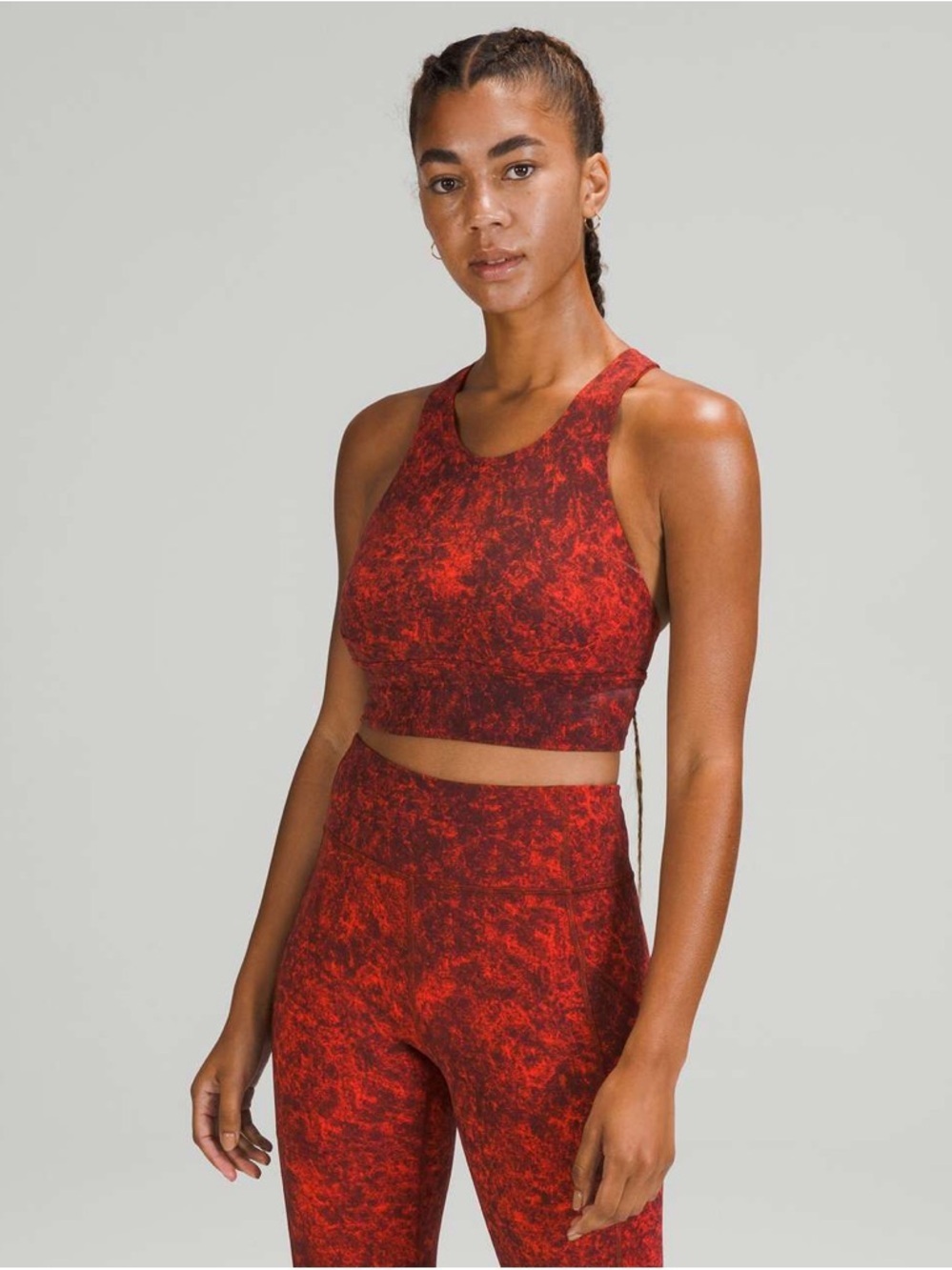 Lululemon Wunder Train Longline Bra Medium Support, in Autumn Red Black.
Size 6